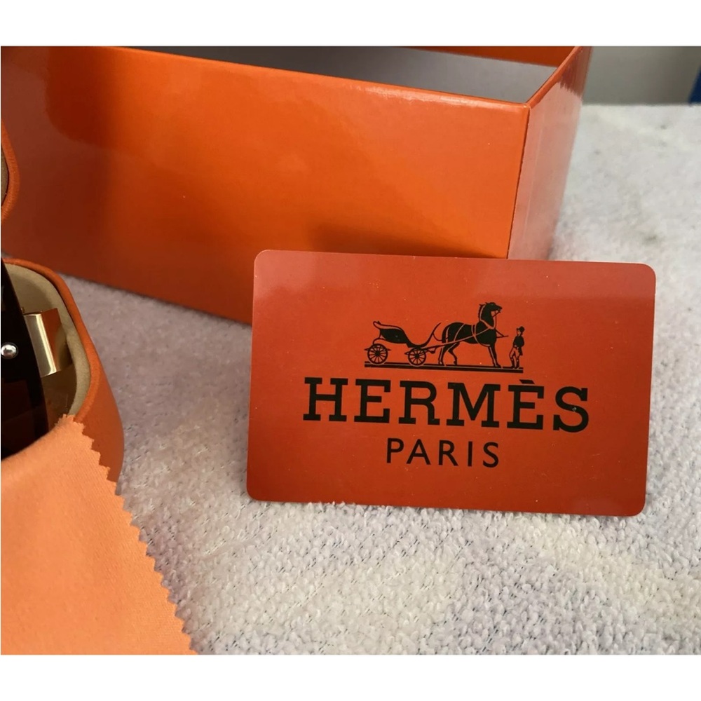 Hermès Fashion Sunglasses with Orange Case - Picture 9 of 13